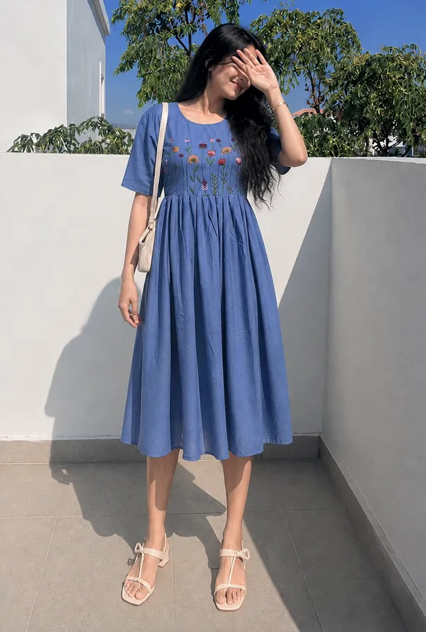Women’s_Off_White_Cotton_Floral_Thread_Embroidered_Knee-Length_Dress