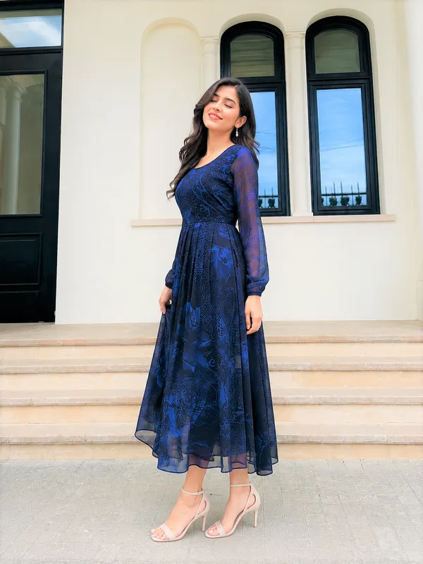 Women_Printed_Flared_Maxi_Dress_with_Full_Sleeves