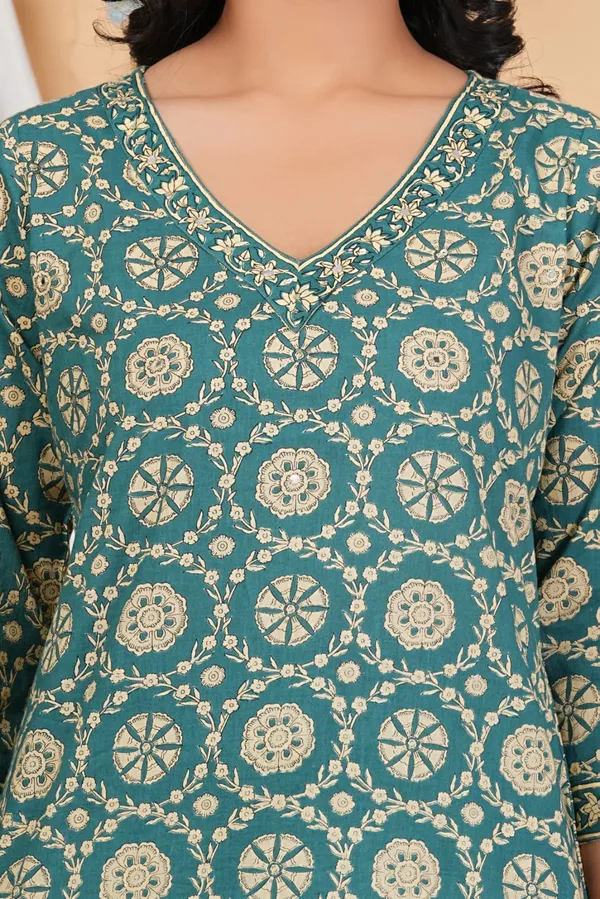 Dark_Green_V_Straight_Suit_For_Women