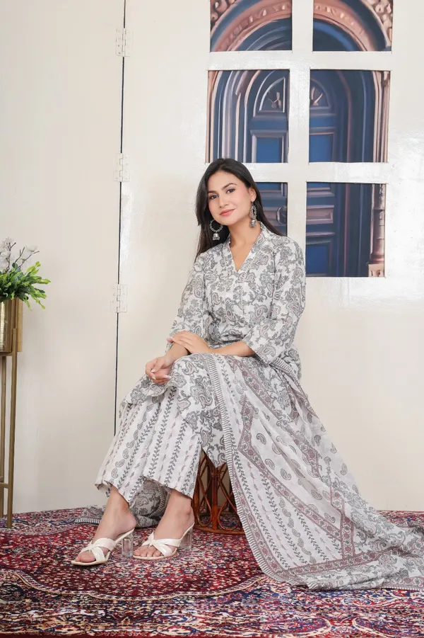 Grey_Straight_Suit_For_Women