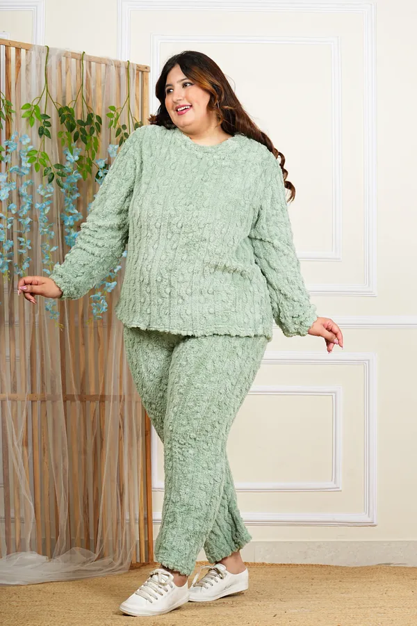 Dark_Green_Plus_Size_Winterwear_Night_Suit_For_Women_Plus