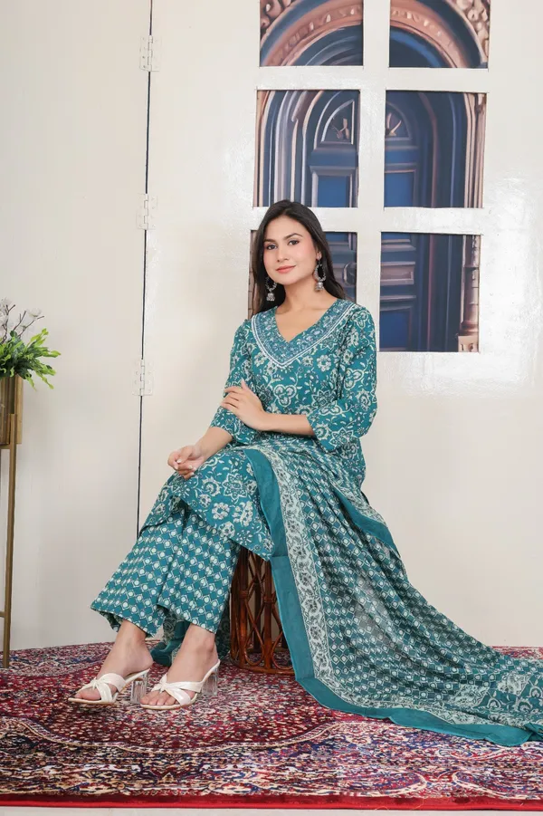 Dark_Green_Straight_Suit_For_Women