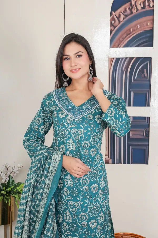 Dark_Green_Straight_Suit_For_Women