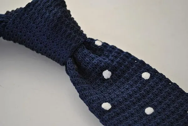 Calixto_Men's_Knitted_Necktie,_Navy_Blue_with_White_Polka_Dots,_Polyester,_Slim_Tie_for_Formal,_Business,_Wedding