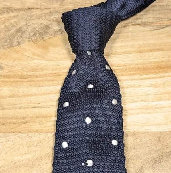 Calixto_Men's_Knitted_Necktie,_Navy_Blue_with_White_Polka_Dots,_Polyester,_Slim_Tie_for_Formal,_Business,_Wedding