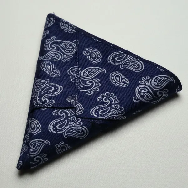 Calixto_Men’s_Navy_Blue_Paisley_Cravat_Ascot_Tie_and_Pocket_Square_Set_–_Classic_Formal_Wedding_Day_Cravat_Necktie_for_Men,_Vintage_Gentleman_Party_Dress_Accessory