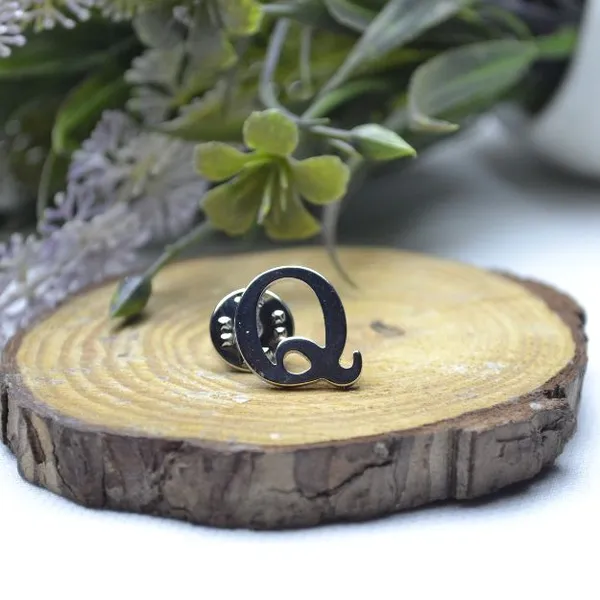 Calixto_Letter_“Q”_Lapel_Pin_–_Premium_Polished_Silver_Color_Initial_Pin_Badge_for_Jackets,_Hats_&_Bags_–_Elegant_Alphabet_Monogram_Accessory_for_Men_&_Women_–_Personalized_Gift_for_Him_or_Her