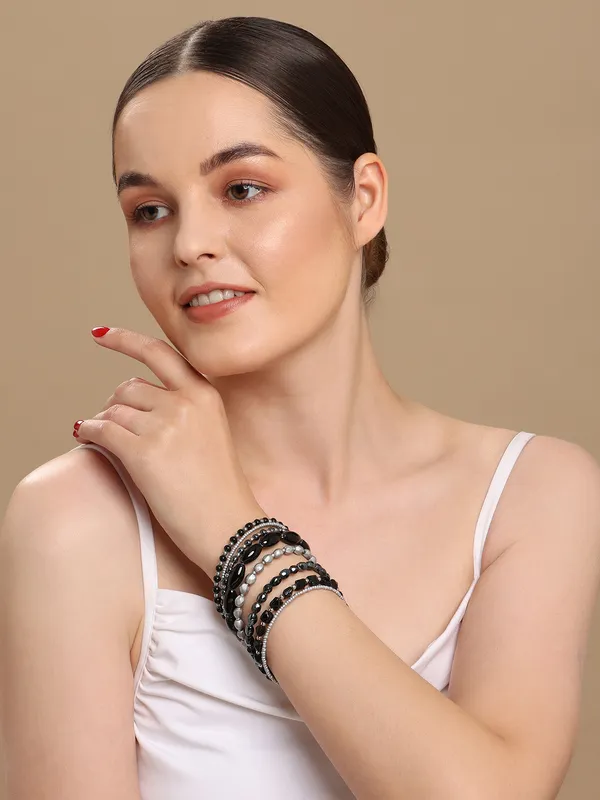 Black_and_Silver_Colour_Contemporary_Spiral_Bracelet