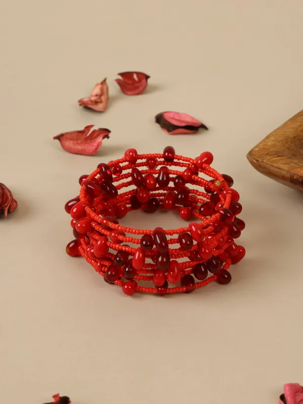 Shades_of_Coral_and_Red_Contemporary_Spiral_Bracelet