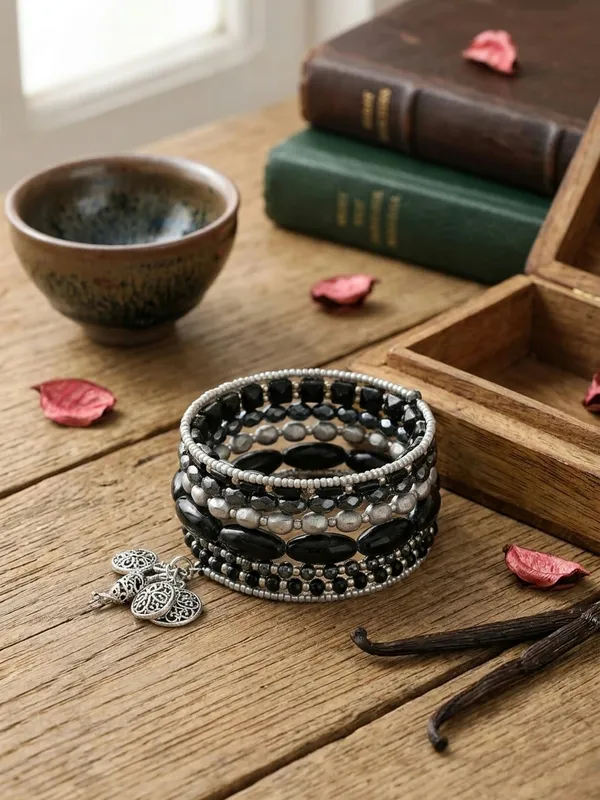 Black_and_Silver_Colour_Contemporary_Spiral_Bracelet