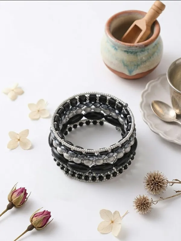 Black_and_Silver_Colour_Contemporary_Spiral_Bracelet