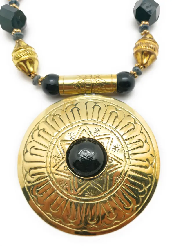 Ethnic_tribal_pendant_necklace
