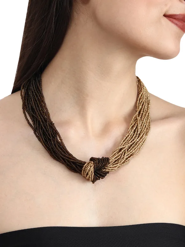 Knotted_multilayered_beaded_necklace