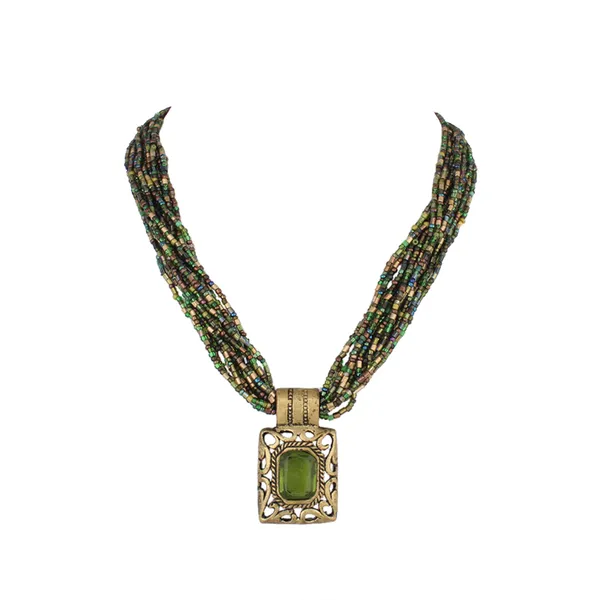 Multistrand_pendant_necklace