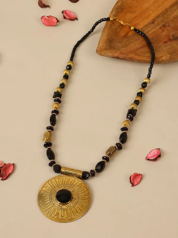 Ethnic_tribal_pendant_necklace