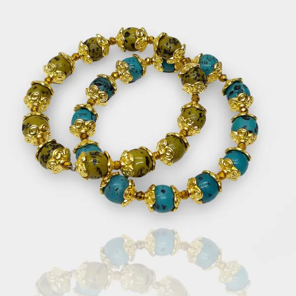 Turquoise_and_Green_Beaded_Bracelet