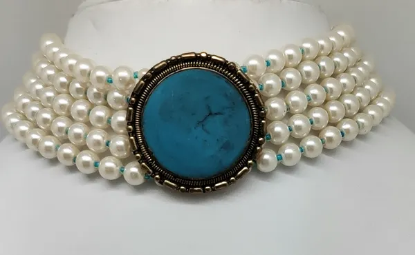 Azure_Embrace_Choker_Necklace