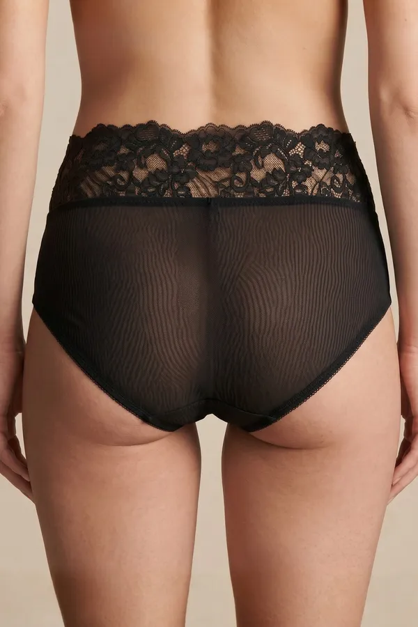 The_Duchess_Lace_Lingerie_Set_-_Black