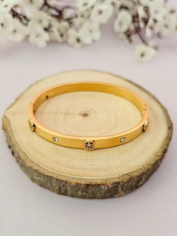 Gold_Plated_18K_Micro_Eclipse_Charm_Bracelet_For_Women