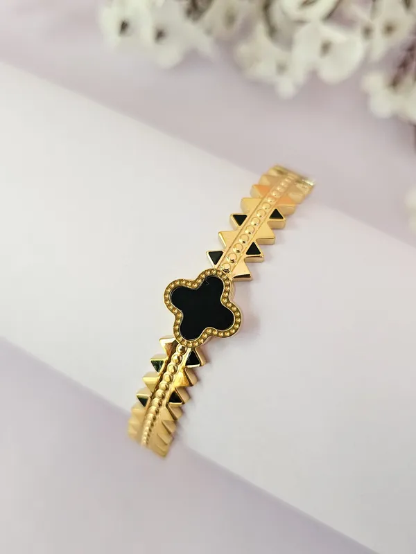 Gold_Plated_18K_Micro_Black-Gold_Clover_Bracelet_For_Women