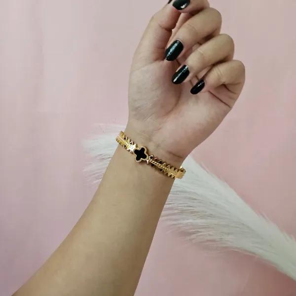 Gold_Plated_18K_Micro_Black-Gold_Clover_Bracelet_For_Women
