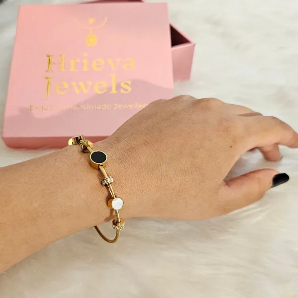 Gold_Plated_18K_Micro_Magnetic_Bracelet_For_Women