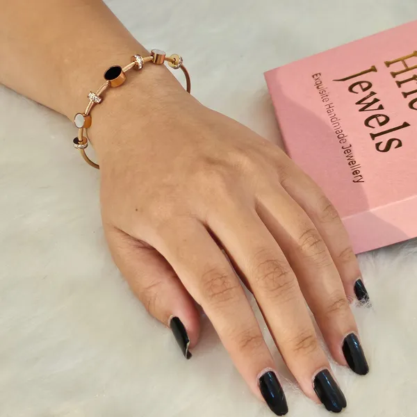 Rose_Gold_Plated_18K_Micro_Magnetic_Bracelet_For_Women