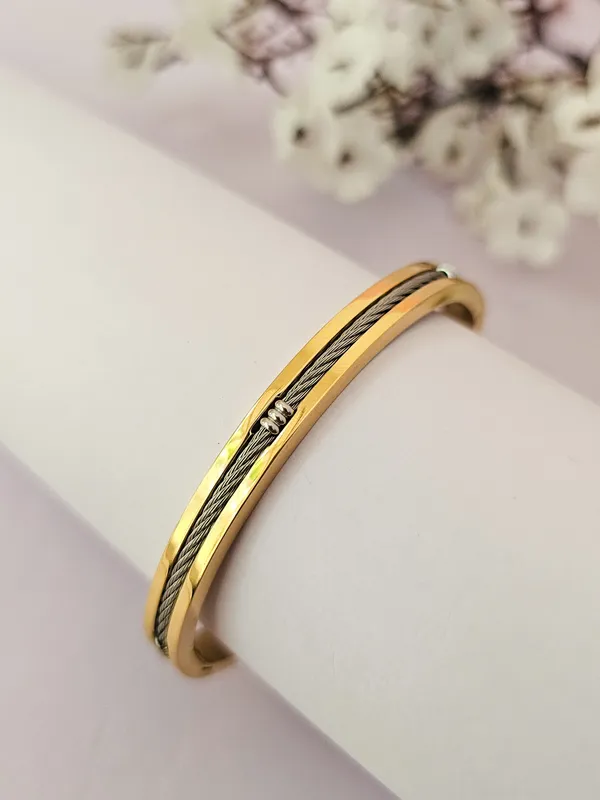Gold_Brilliant_Line_Bracelet_For_Men