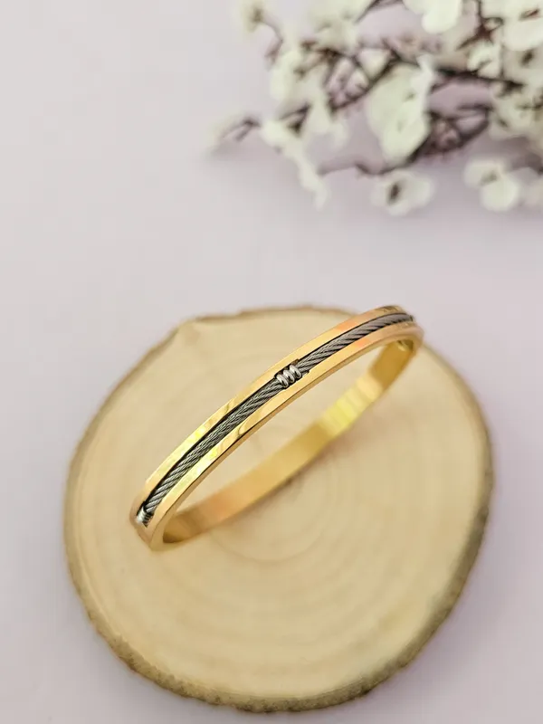 Gold_Brilliant_Line_Bracelet_For_Men