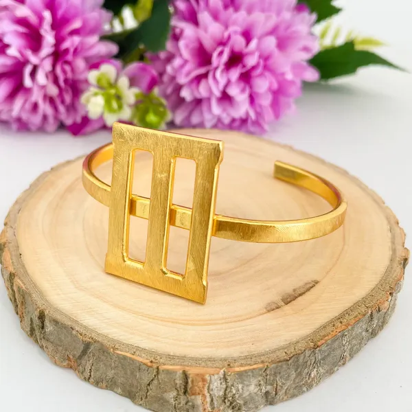 Golden_Handmade_Brass_Solid_Flag_Bracelet_For_Women