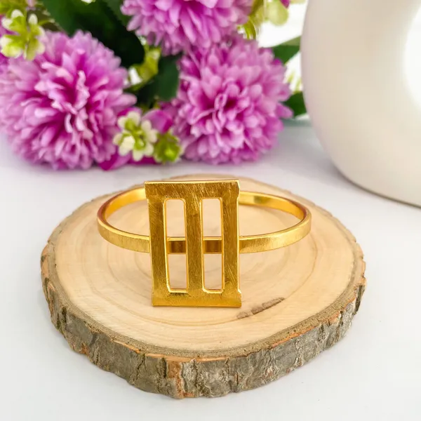 Golden_Handmade_Brass_Solid_Flag_Bracelet_For_Women