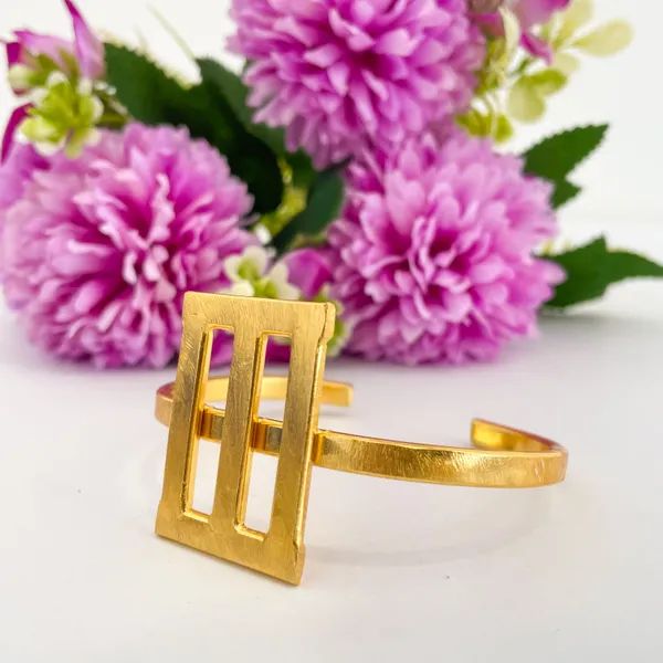 Golden_Handmade_Brass_Solid_Flag_Bracelet_For_Women