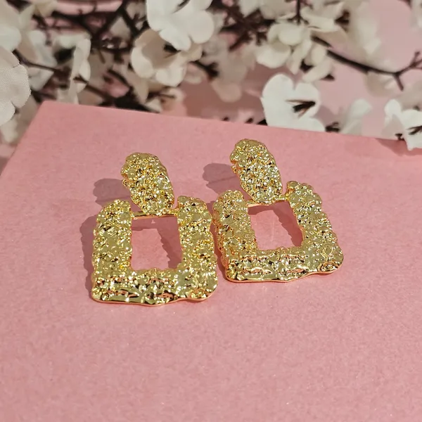 Gold_Plated_18K_Micro_Square_Hammered_Earrings_For_Women
