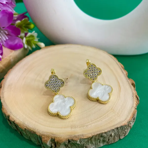 Gold_Plated_18K_Micro_Clover_Mop_Hanging_For_Women