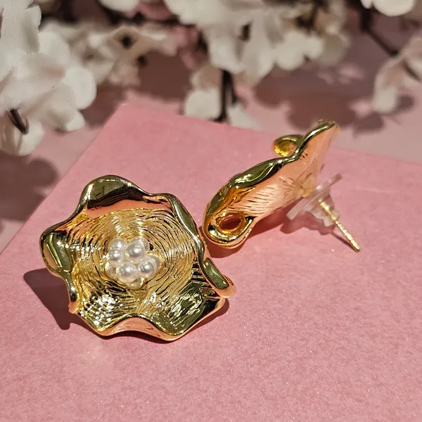 Gold_Plated_18K_Micro_Flower_Pearl_Stud_For_Women