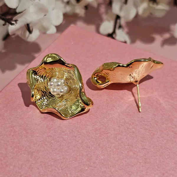 Gold_Plated_18K_Micro_Flower_Pearl_Stud_For_Women