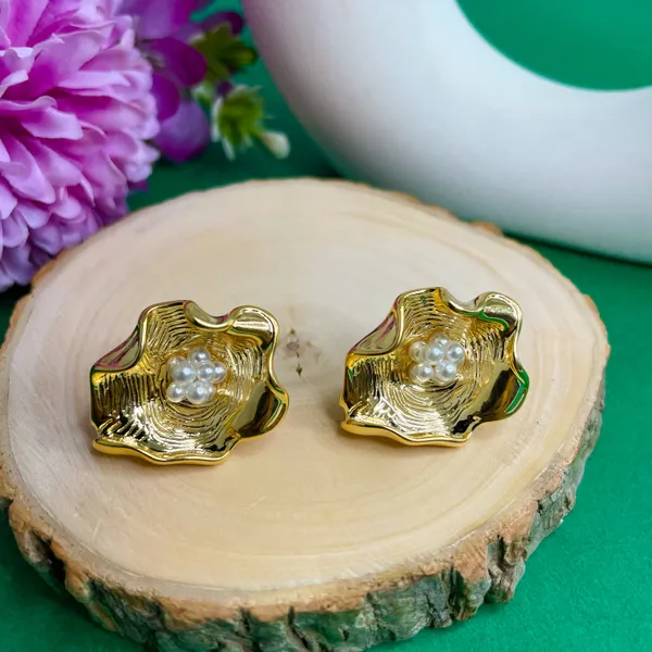 Gold_Plated_18K_Micro_Flower_Pearl_Stud_For_Women