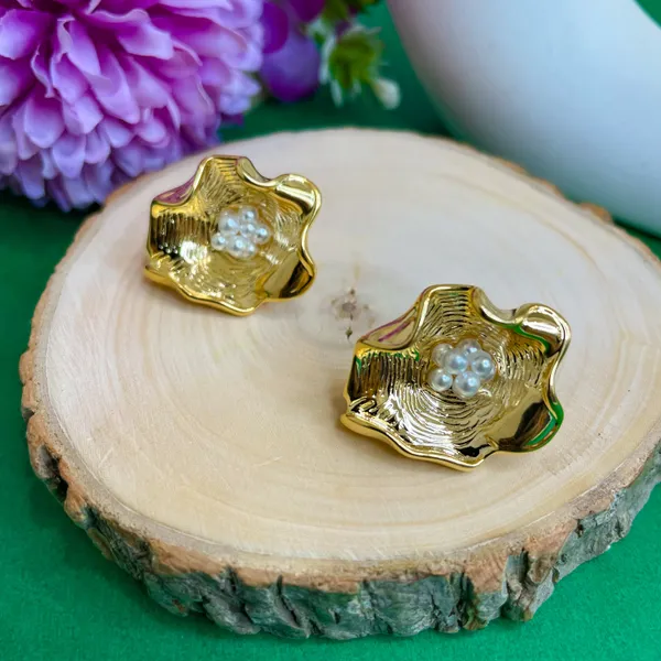 Gold_Plated_18K_Micro_Flower_Pearl_Stud_For_Women