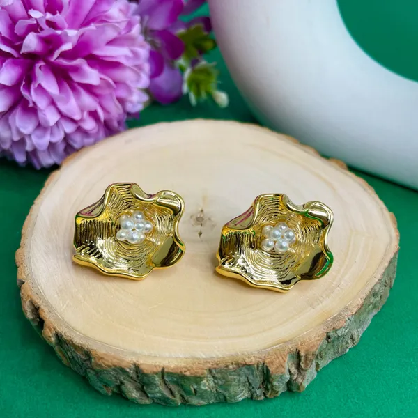 Gold_Plated_18K_Micro_Flower_Pearl_Stud_For_Women