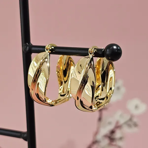 Gold_Plated_18K_Micro_Dancing_Leaves_Earrings_For_Women