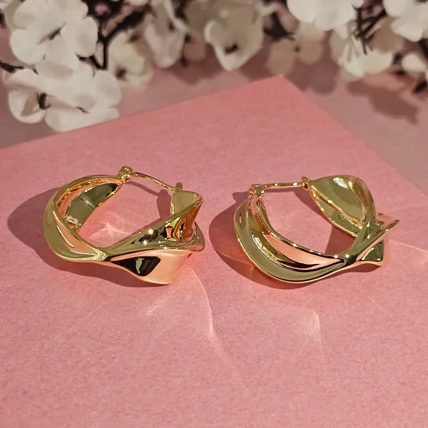 Gold_Plated_18K_Micro_Dancing_Leaves_Earrings_For_Women