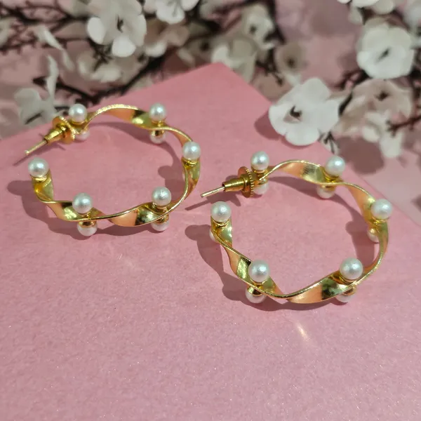 Golden_Handmade_Brass_Twist_Pearl_Earings_For_Women