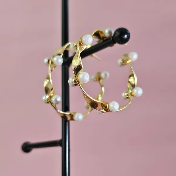 Golden_Handmade_Brass_Twist_Pearl_Earings_For_Women