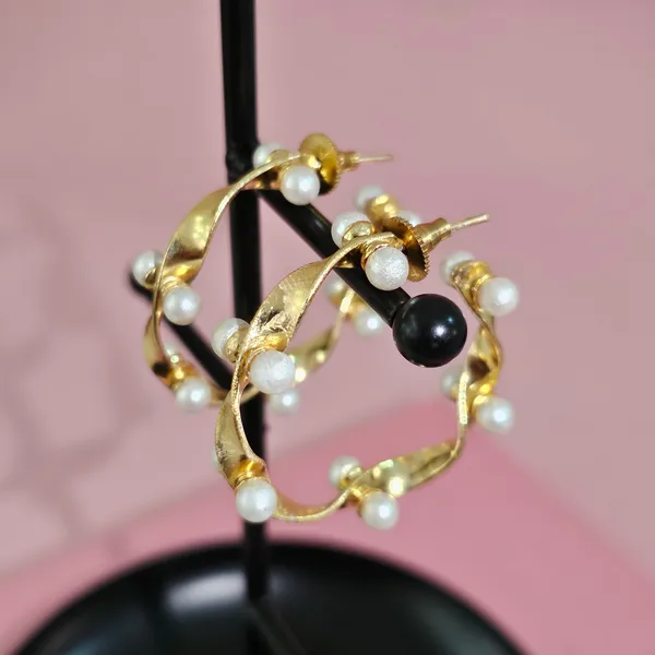 Golden_Handmade_Brass_Twist_Pearl_Earings_For_Women