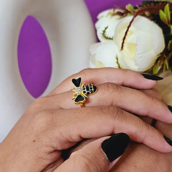 Black_Gold_Plated_18K_Micro_Queen_Bee_Ring_For_Women