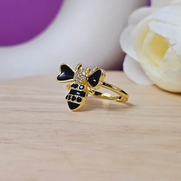 Black_Gold_Plated_18K_Micro_Queen_Bee_Ring_For_Women
