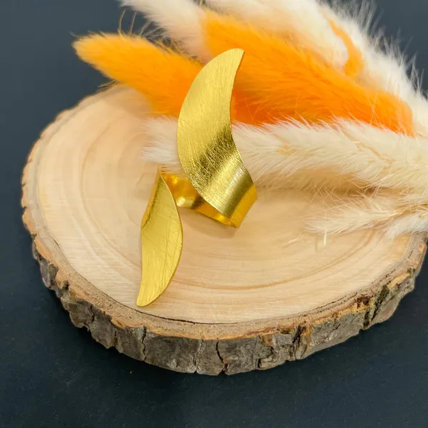 Golden_Handmade_Brass_Twisted_Leaf_Ring_Long_For_Women
