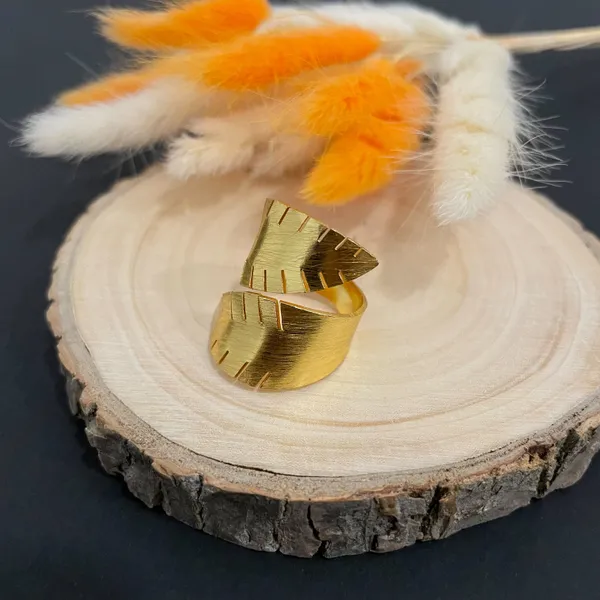 Golden_Handmade_Brass_Twisted_Leaf_Ring_Small_For_Women