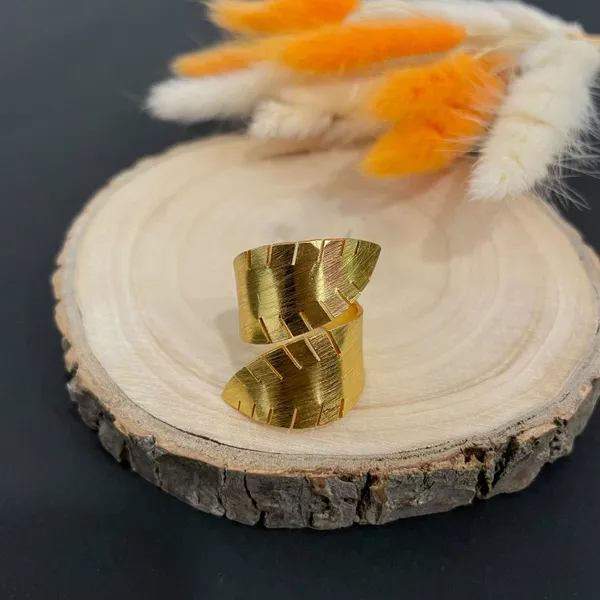 Golden_Handmade_Brass_Twisted_Leaf_Ring_Small_For_Women