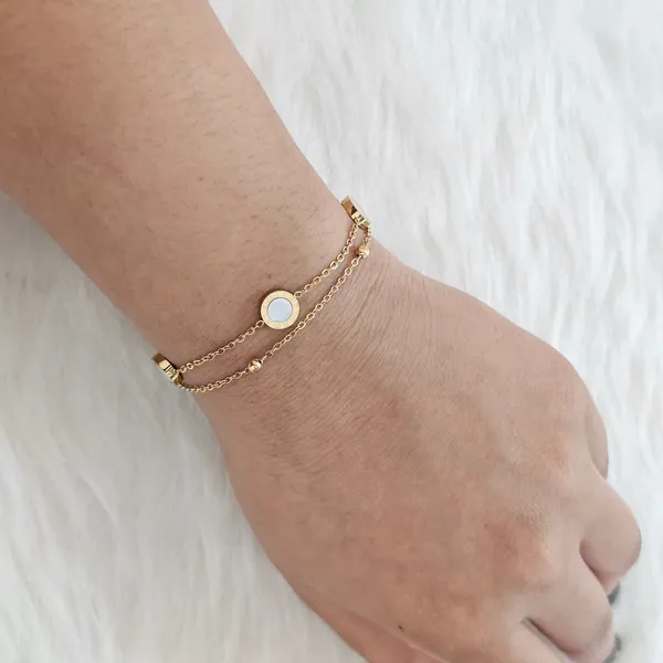 Golden_Lucky_Clover_Charm_Bracelet_For_Women